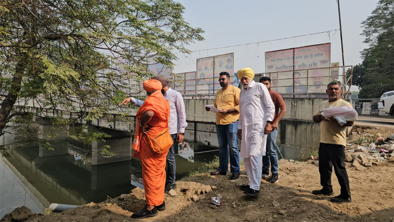 ਪਵਿੱਤਰ ਵੇਈਂ ''ਤੇ 2 ਕਰੋੜ ਦੀ ਲਾਗਤ ਨਾਲ ਪੱਕਾ ਹੋਵੇਗਾ ਰਸਤਾ ਤੇ ਲੱਗੇਗੀ ਗਰਿੱਲ, ਸੀਚੇਵਾਲ ਨੇ ਕੀਤੀ ਰਸਮੀ ਸ਼ੁਰੂਆਤ