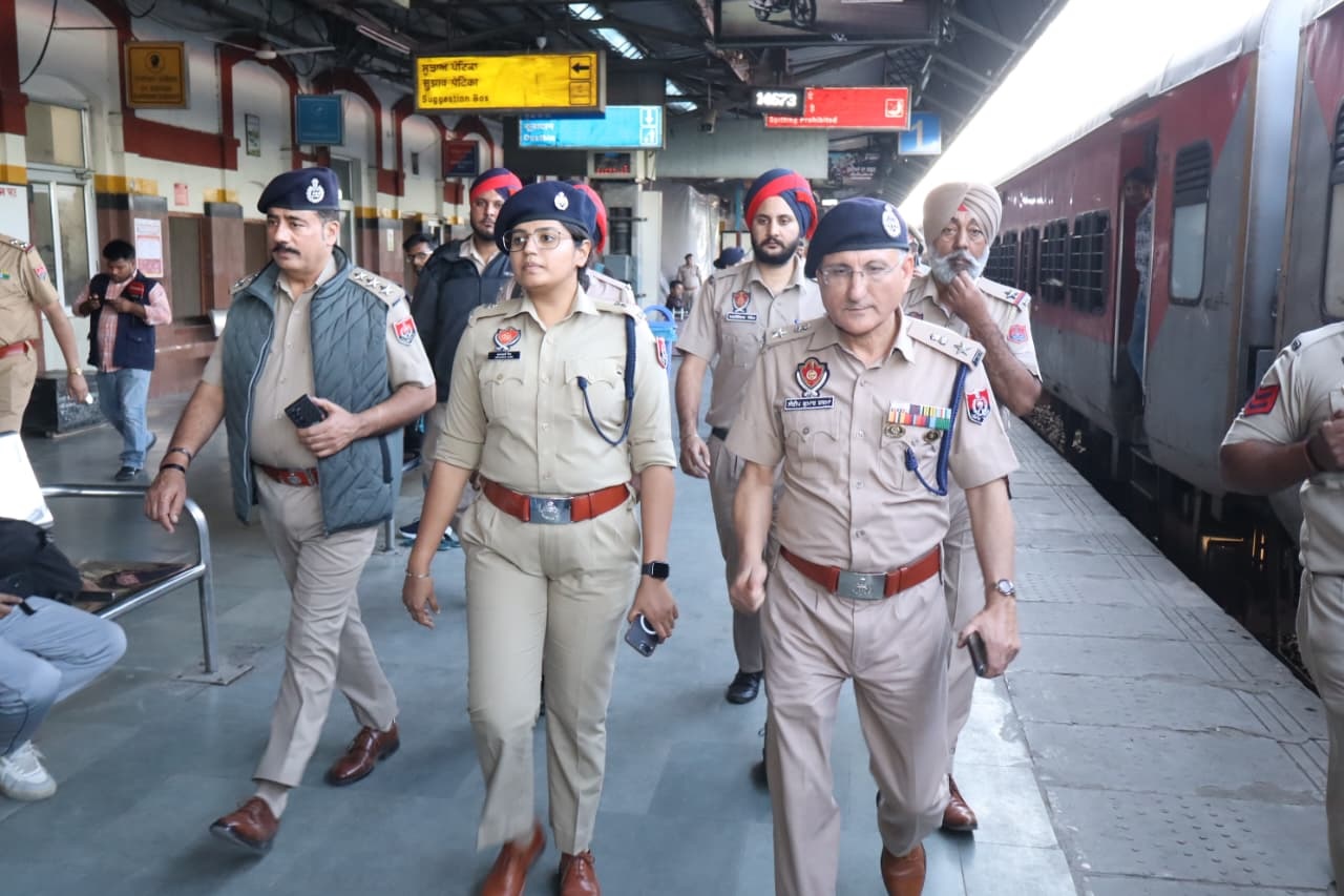 ਸਿਟੀ ਤੇ ਕੈਂਟ ਰੇਲਵੇ ਸਟੇਸ਼ਨਾਂ ''ਤੇ ਜਲੰਧਰ ਪੁਲਸ ਦਾ ਕਾਸੋ ਓਪਰੇਸ਼ਨ, ਜੁਆਇੰਟ ਸੀਪੀ ਖੁਦ ਸੰਭਾਲੀ ਕਮਾਨ