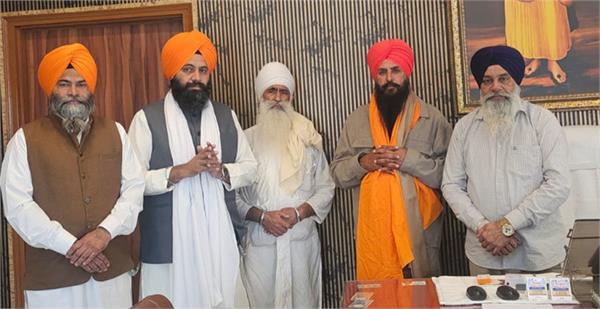 special honor for serving drum carriage in nagar kirtan occasion of gurpurab