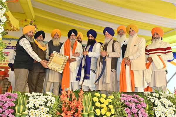 jathedar gargajj demands release of captive sikhs