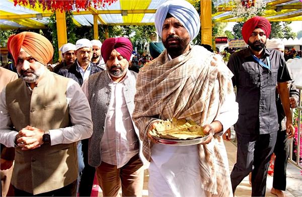 raja warring gurdwara sis ganj sahib and takht sri kesgarh sahib