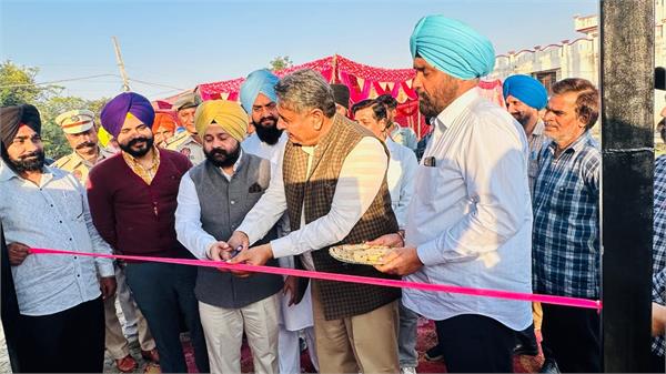 inauguration of a machine to make compost from wet waste