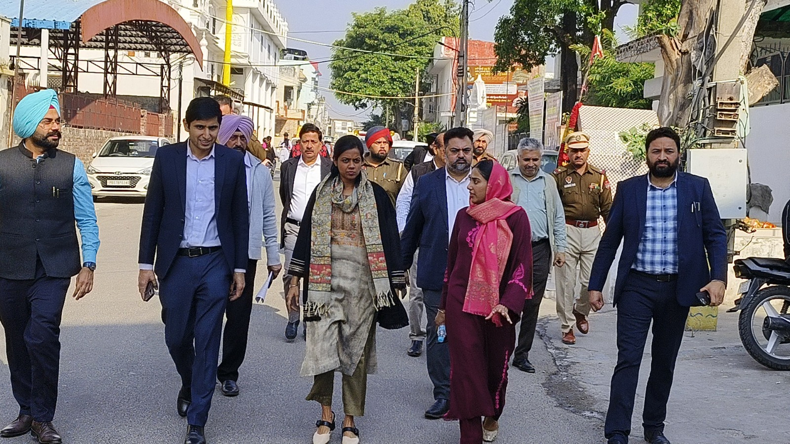 ਡਿਪਟੀ ਕਮਿਸ਼ਨਰ ਆਸ਼ਿਕਾ ਜੈਨ ਨੇ ਅਧਿਕਾਰੀਆਂ ਸਣੇ ਨਗਰ ਕੀਰਤਨ ਰੂਟ ਦਾ ਕੀਤਾ ਨਿਰੀਖਣ