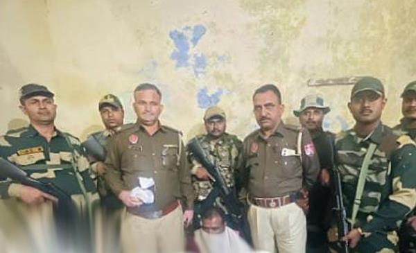 police and bsf arrest 1 person with 80 grams of heroin