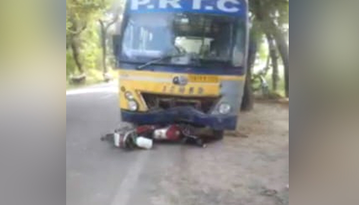 ਰਾਮਪੁਰ ਮੰਡੇਰ ਨੇੜੇ ਬੱਸ ਤੇ ਮੋਟਰਸਾਈਕਲ ਦੀ ਟੱਕਰ, ਦੋ ਵਿਅਕਤੀਆਂ ਦੀ ਮੌਤ