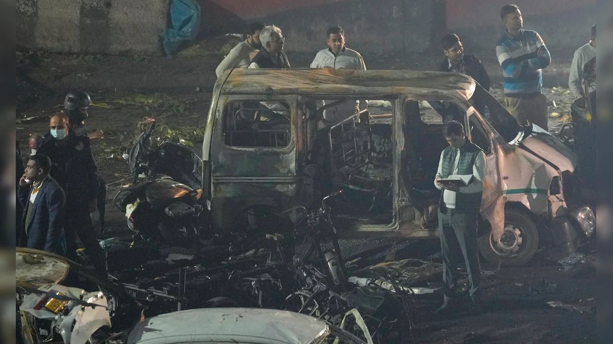 ਕੇਂਦਰ ਨੇ ਦਿੱਲੀ ਕਾਰ ਬਲਾਸਟ ਨੂੰ ਮੰਨਿਆ ''ਅੱਤਵਾਦੀ ਘਟਨਾ'', ਮਾਰੇ ਗਏ ਲੋਕਾਂ ਨੂੰ ਕੈਬਨਿਟ ਮੀਟਿੰਗ ''ਚ ਦਿੱਤੀ ਸ਼ਰਧਾਂਜਲੀ