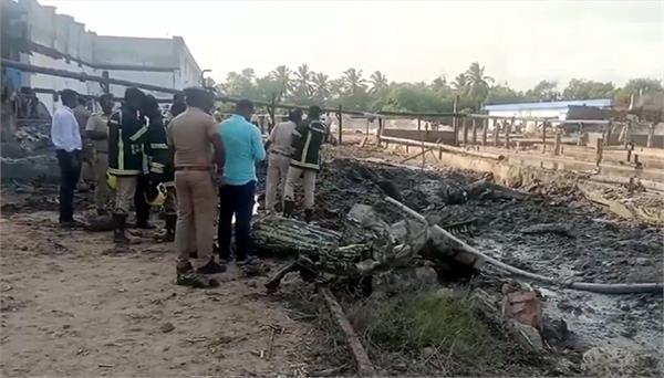 indian air force aircraft crashes near chennai
