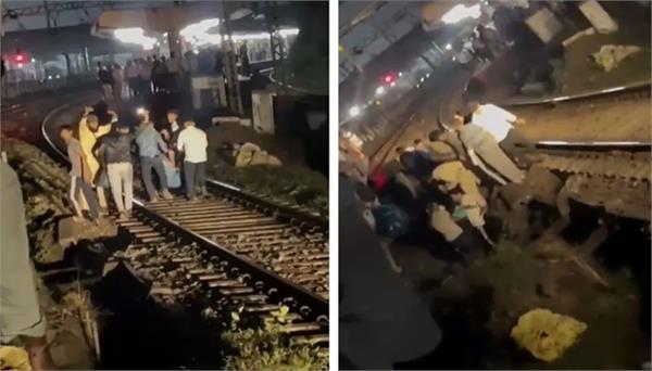 train hits people at sandhurst road station