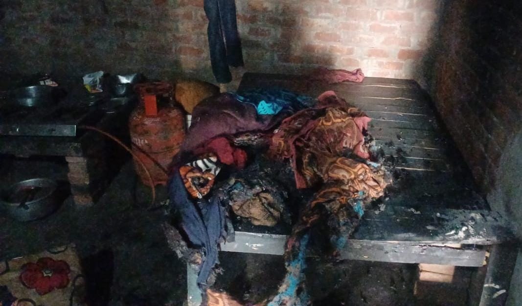 ਮੱਛਰ ਭਜਾਉਣ ਵਾਲੀ ਅਗਰਬੱਤੀ ਬਣੀ ਕਾਲ, ਘਰ ''ਚ ਲੱਗੀ ਅੱਗ, ਇਕ ਦੀ ਮੌਤ