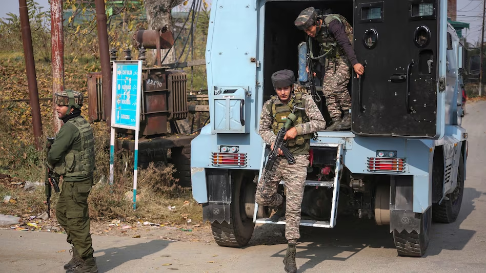 ਤ੍ਰਾਲ ’ਚ ਮਕਬੂਜ਼ਾ ਕਸ਼ਮੀਰ ਤੋਂ ਆਪ੍ਰੇਟ ਕਰ ਰਹੇ ਅੱਤਵਾਦੀ ਹੈਂਡਲਰ ਦੀ ਜਾਇਦਾਦ ਜ਼ਬਤ