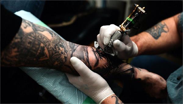 does tattooing cause skin cancer