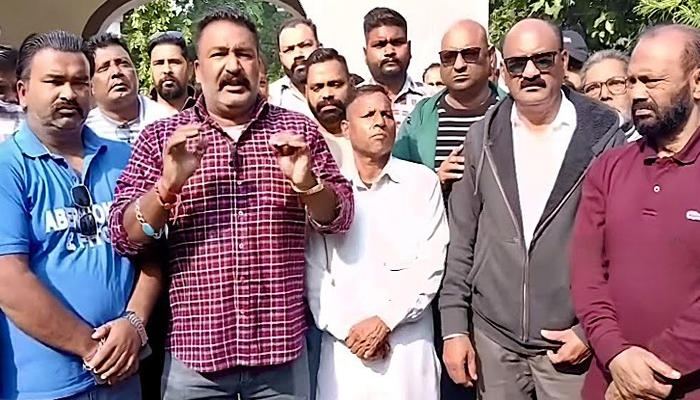 ਸ਼ਿਵ ਸੈਨਾ ਨੇਤਾ ਤੇ ਪੁੱਤਰ ’ਤੇ ਹੋਏ ਹਮਲੇ ਦੇ ਮਾਮਲੇ ’ਚ ਦੂਜੇ ਪੱਖ ਨੇ ਲਾਏ ਗੰਭੀਰ ਦੋਸ਼, ਜਾਂਚ ਦੀ ਕੀਤੀ ਮੰਗ