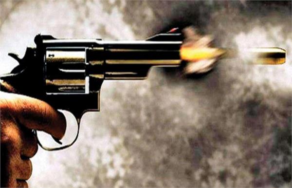 2 transgenders shot dead in pakistan