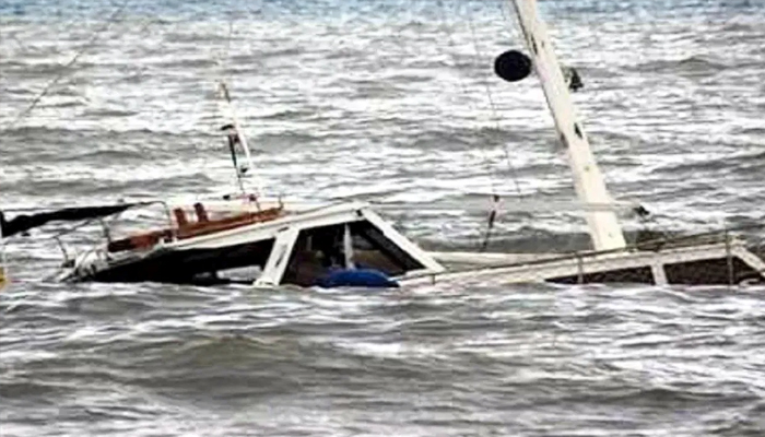 ਵੱਡਾ ਹਾਦਸਾ: ਕਿਸ਼ਤੀ ਪਲਟਣ ਨਾਲ 20 ਲੋਕਾਂ ਦੀ ਮੌਤ, ਕਈ ਲਾਪਤਾ