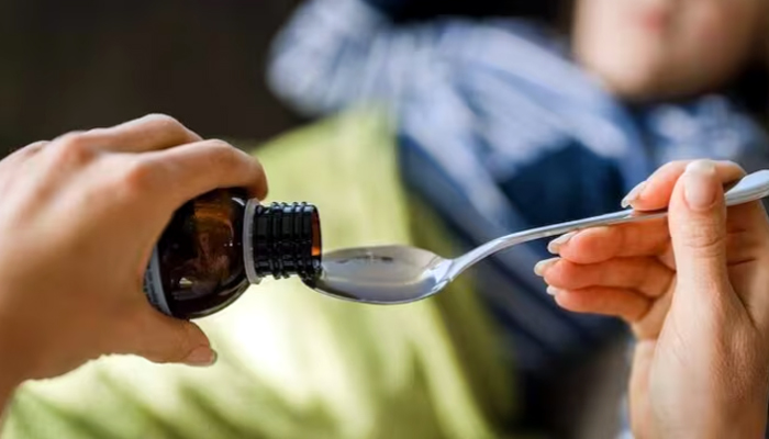 ਬੱਚਿਆਂ ਲਈ ਕਫ ਸਿਰਪ ਕਦੋਂ ਬਣ ਸਕਦੈ ਜ਼ਹਿਰ? ਪਿਲਾਉਣ ਤੋਂ ਪਹਿਲਾਂ ਜਾਣੋ ਅਹਿਮ ਗੱਲਾਂ