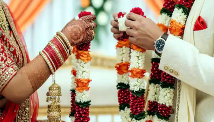 ਨਾ DJ, ਨਾ ਫਾਸਟ ਫੂਡ, ਨਾ ਹੀ ਤੋਹਫ਼ੇ... ਵਿਆਹਾਂ ''ਤੇ ਫਜ਼ੂਲ ਖਰਚਾ ਕਰਨ ਵਾਲੇ ਨੂੰ ਹੋਵੇਗਾ 1 ਲੱਖ ਜੁਰਮਾਨਾ