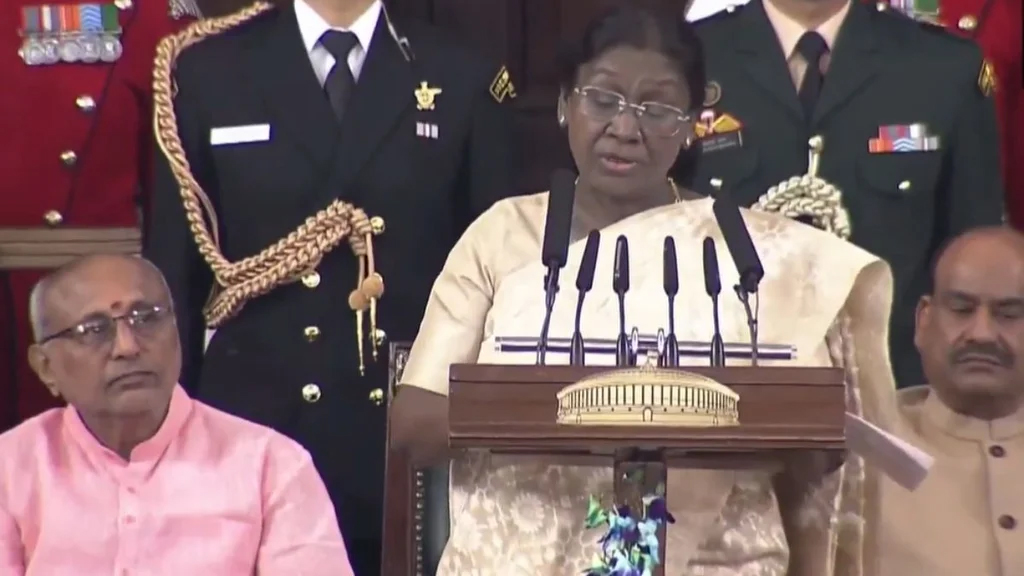 ਰਾਸ਼ਟਰਵਾਦੀ ਸੋਚ ਦਾ ਮਾਰਗਦਰਸ਼ਕ ਦਸਤਾਵੇਜ਼ ਹੈ ਸੰਵਿਧਾਨ : ਮੁਰਮੂ