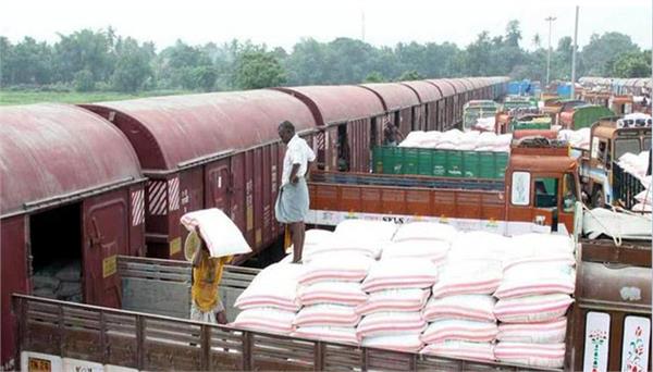railways crosses 1 billion tonnes of freight movement in 2025 26
