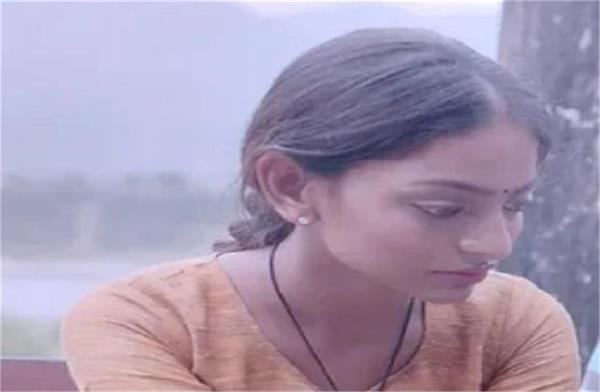 mahakumbh viral girl monalisa  s condition changed