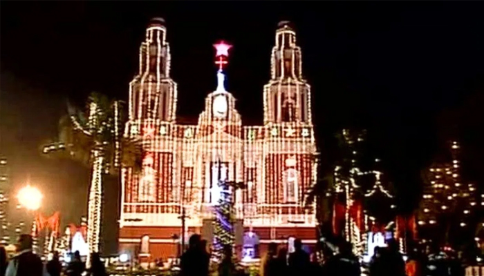 ਦੇਸ਼ ਭਰ ''ਚ ਕ੍ਰਿਸਮਸ ਦੀ ਰੌਣਕ: ਰੌਸ਼ਨੀਆਂ ਨਾਲ ਜਗਮਗਾਏ ਚਰਚ