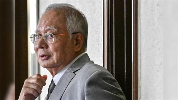 former malaysian pm najib razak sentenced to 15 years in prison