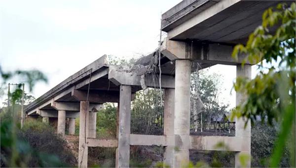 thai army shelled several cambodian hotels and bridges