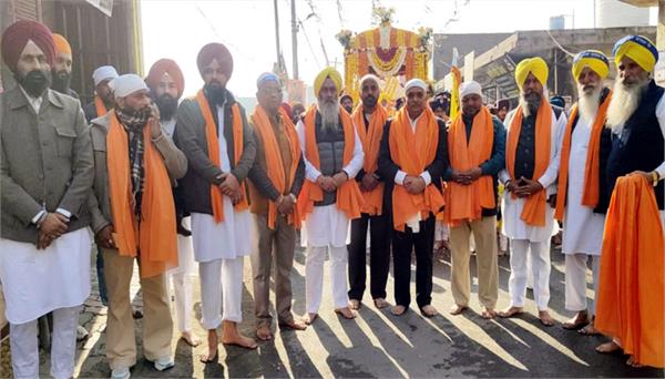 nagar kirtan from sahibzada fateh singh nagar