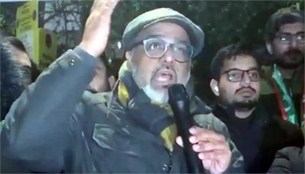 imran khan assistant attacked in britain