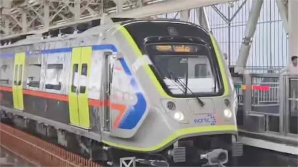 fir registered against girl and boy for dirty act in namo bharat train