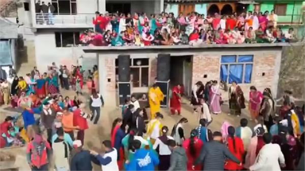 wedding dancing accident roof collapses