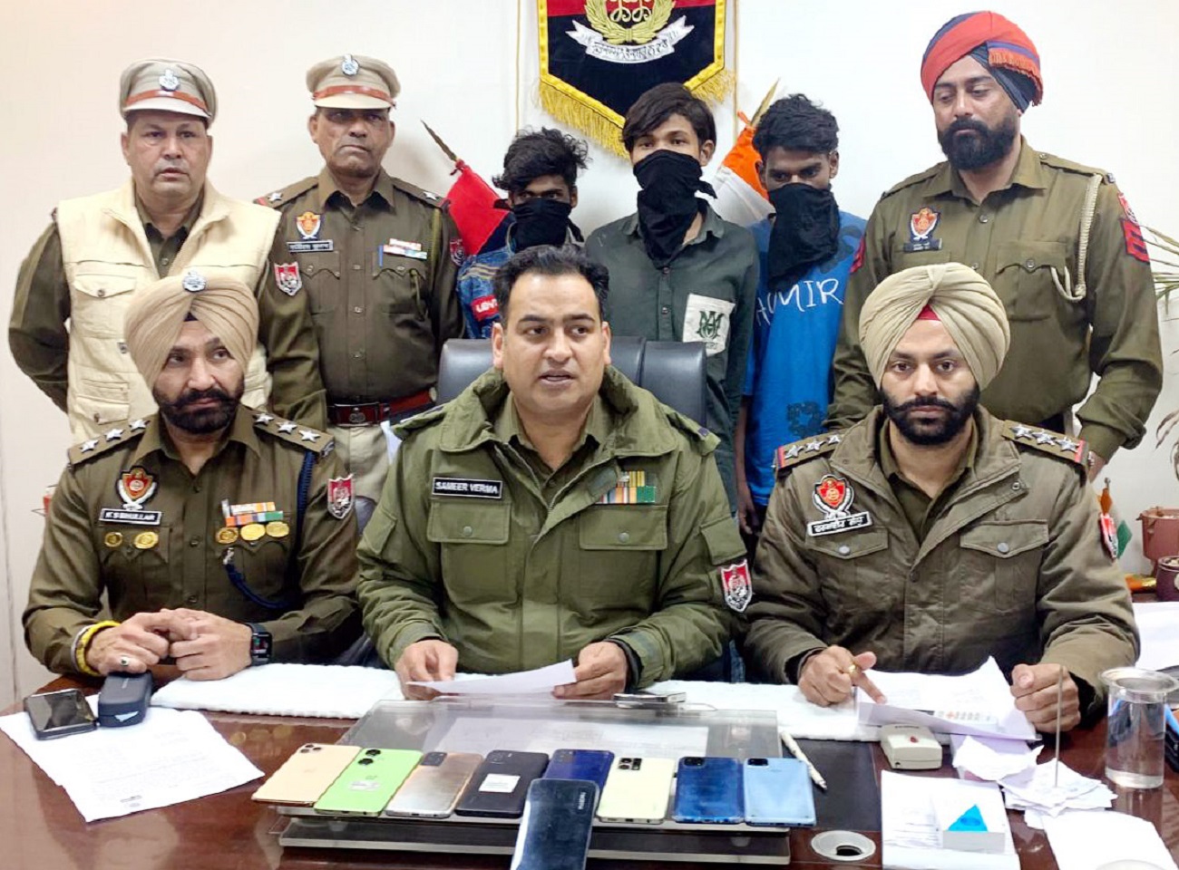 ਪੁਲਸ ਨੂੰ ਮਿਲੀ ਵੱਡੀ ਕਾਮਯਾਬੀ, ਹਥਿਆਰਾਂ ਦੀ ਨੋਕ ’ਤੇ ਰਾਹਗੀਰਾਂ ਨੂੰ ਡਰਾ-ਧਮਕਾ ਕੇ ਲੁੱਟਣ ਵਾਲੇ 3 ਕਾਬੂ