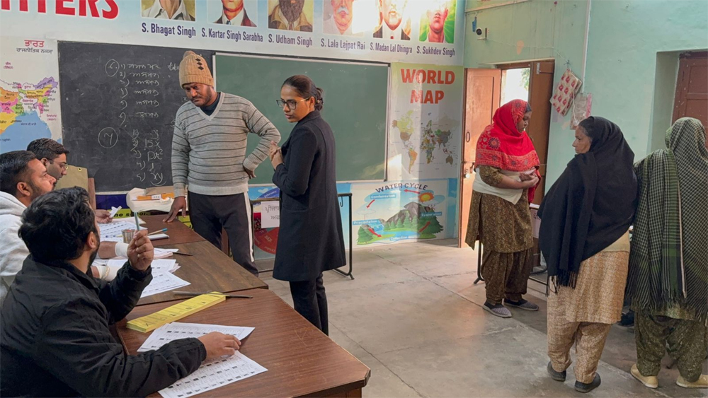 ਪਟਿਆਲਾ ਜ਼ਿਲ੍ਹੇ ਅਮਨ-ਅਮਾਨ ਨਾਲ ਚੱਲ ਰਿਹਾ ਚੋਣਾਂ ਦਾ ਕੰਮ, ਡੀ. ਸੀ. ਪਹੁੰਚੇ ਜਾਇਜ਼ਾ ਲੈਣ