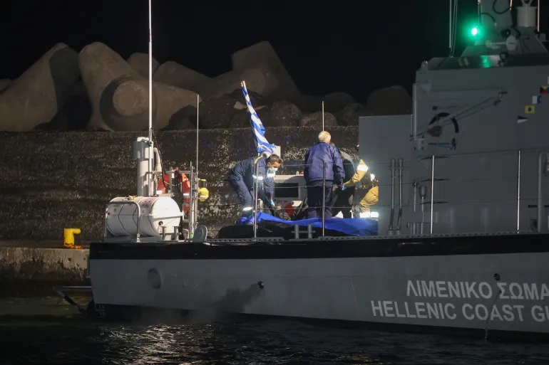 ਸਮੁੰਦਰ ਵਿਚਾਲੇ ਪਲਟ ਗਈ 'ਡੰਕੀ' ਲਾ ਕੇ ਗ੍ਰੀਸ ਜਾ ਰਹੇ ਪ੍ਰਵਾਸੀਆਂ ਦੀ ਕਿਸ਼ਤੀ ! 18 ਦੀ ਗਈ ਜਾਨ