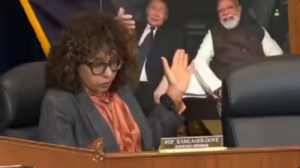 ਅਮਰੀਕੀ ਸੰਸਦ ''ਚ ਮੋਦੀ-ਪੁਤਿਨ ਦੀ ਸੈਲਫ਼ੀ ! ਭਾਰਤ ਨਾਲ ਵਿਗੜਦੇ ਰਿਸ਼ਤਿਆਂ ਵਿਚਾਲੇ ਆਪਣੇ ਹੀ ਦੇਸ਼ ''ਚ ਘਿਰੇ ਟਰੰਪ