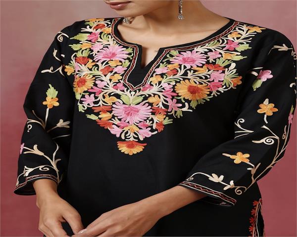 winter  young women  royal look  kashmiri kurta set