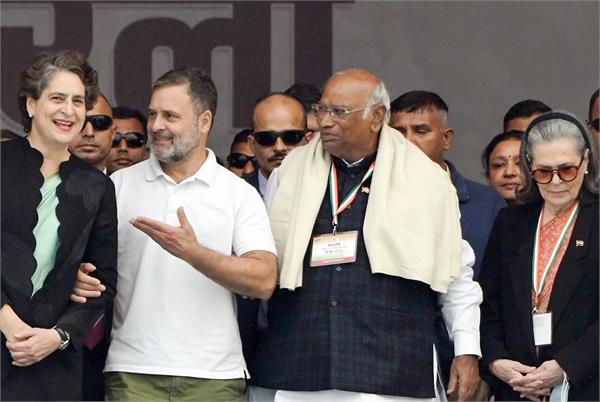 narendra modi  slogan  congress  sonia gandhi  rahul gandhi