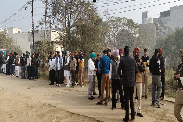 ਖਰੜ ''ਚ ਵੋਟਾਂ ਦੀ ਗਿਣਤੀ ਜਾਰੀ, ਲਗਾਤਾਰ ਸਾਹਮਣੇ ਆ ਰਹੇ ਚੋਣ ਨਤੀਜੇ