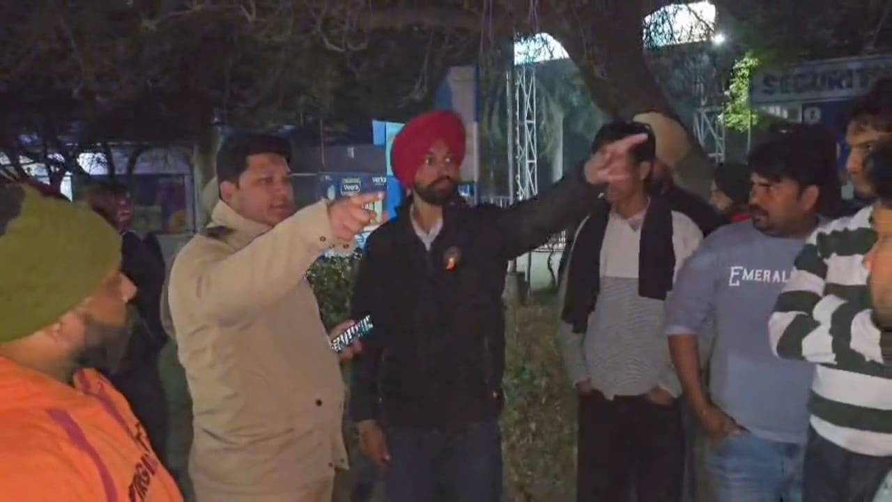 ਲੁਟੇਰਿਆਂ ਦੇ ਹੌਂਸਲੇ ਇੰਨੇ ਬੁਲੰਦ! ਹਵਾਈ ਫਾਇਰ ਕਰ ਕੇ ਖੋਹੀ ਕਾਰ, ਫਿਰ ਘਟਨਾ ਸਥਾਨ ''ਤੇ...