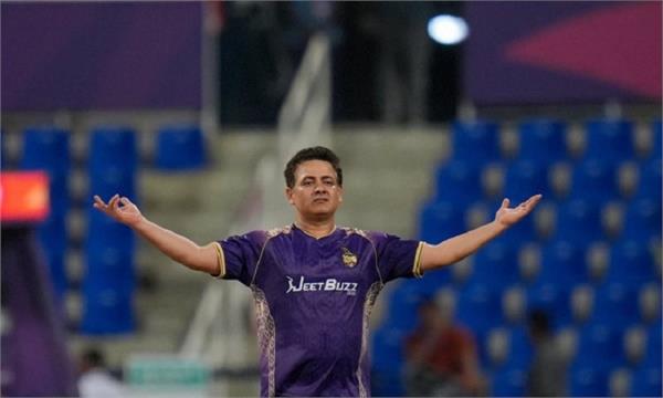 chawla takes 4 wickets as abu dhabi knight riders beat gulf giants