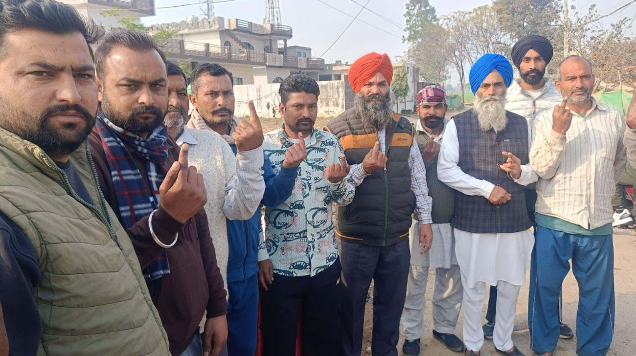 ਬਲਾਕ ਦੌਰਾਗਲਾ ਦੇ ਪਿੰਡ ਦਬੂੜੀ, ਸੇਖਾ ਤੇ ਧੂਤ ਵਿੱਚ ਵੋਟਿੰਗ ਜਾਰੀ, ਪੋਲਿੰਗ ਬੂਥਾਂ ’ਤੇ ਵੋਟਰਾਂ ਵਿੱਚ ਭਾਰੀ ਉਤਸ਼ਾਹ