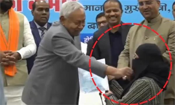 it is wrong for a muslim woman to remove her hijab in india  pakistan