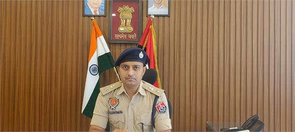 8 people arrested with drugs