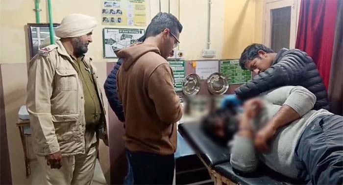 ਜੰਗ ਦਾ ਮੈਦਾਨ ਬਣਿਆ ਪੰਜਾਬ ਦਾ ਇਹ ਸਿਵਲ ਹਸਪਤਾਲ! ਗੁੰਡਾਗਰਦੀ ਦਾ ਨੰਗਾ ਨਾਚ, CCTV ਵੇਖ ਉੱਡਣਗੇ ਹੋਸ਼