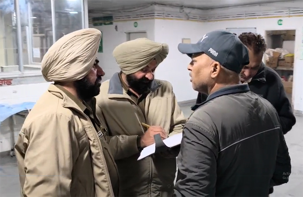 ਅੰਮ੍ਰਿਤਸਰ ''ਚ ਟਾਈਮ ਪਾ ਕੇ ਮਿਲੇ ਸਕੂਲੀ ਮੁੰਡੇ, ਦੇਖਦਿਆਂ ਹੀ ਦੇਖਦਿਆਂ ਚੱਲ ਪਈਆਂ ਗੋਲ਼ੀਆਂ