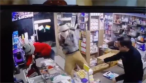 police  tarn taran  medical store  robbery