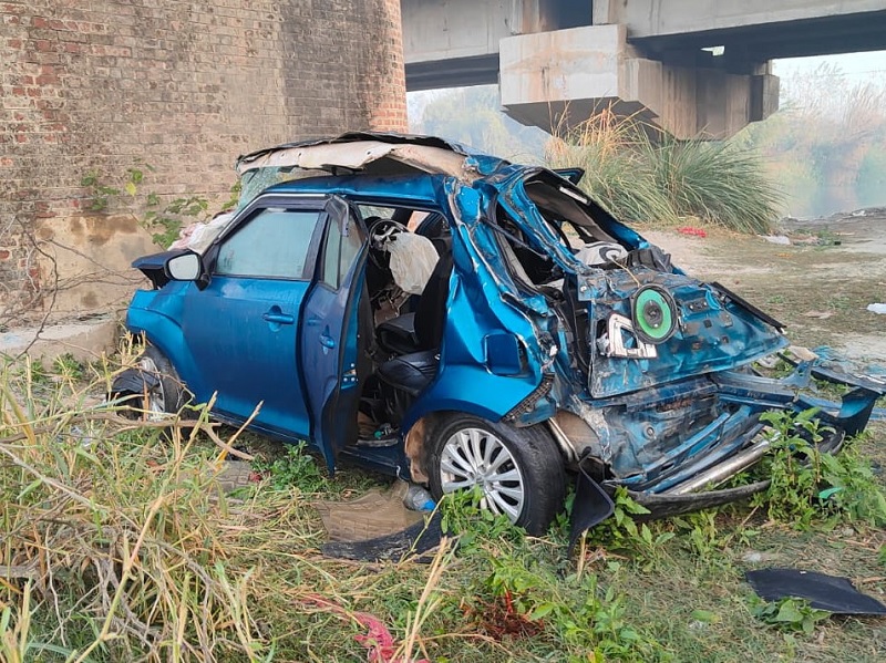 ਹਿੰਡਨ ਨਦੀ ''ਚ ਡਿੱਗੀ ਕਾਰ, ਹੈੱਡ ਕਾਂਸਟੇਬਲ ਸਣੇ 2 ਦੀ ਮੌਤ