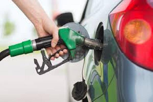 stealing rs 10 000 from petrol pump attendant  they fled