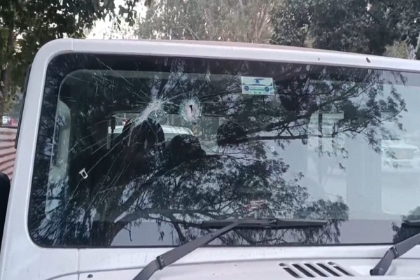 ਮੋਹਾਲੀ ''ਚ ਭਾਜਪਾ ਆਗੂ ਦੀ ਥਾਰ ''ਤੇ ਚੱਲੀਆਂ ਗੋਲੀਆਂ, ਇਲਾਕੇ ''ਚ ਦਹਿਸ਼ਤ ਦਾ ਮਾਹੌਲ