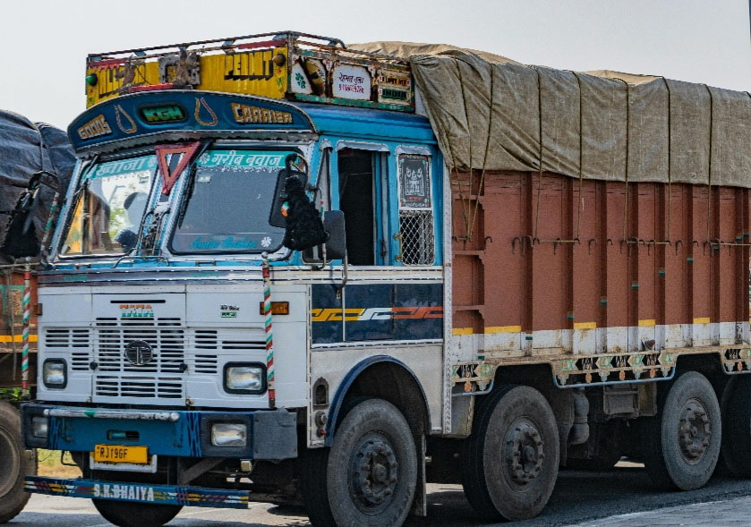 ਪੰਜਾਬ ''ਚ ਫੜੇ ਗਏ 5 ਟਰੱਕ, ਹੋਇਆ ਹੈਰਾਨੀਜਨਕ ਖੁਲਾਸਾ, ਪੜ੍ਹੋ ਪੂਰਾ ਮਾਮਲਾ