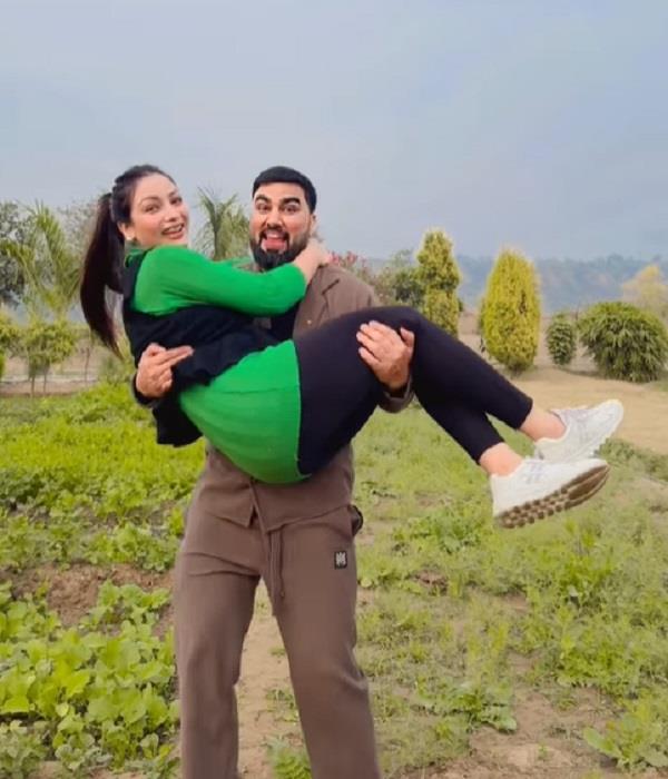 youtuber armaan malik danced while carrying his children  s nanny